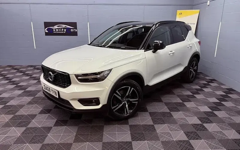 Used Volvo XC40 R-Design 190 HP (139 kW) 2020 SUV