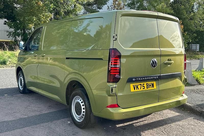 Used VW T6.1 100 kW (136 HP) 2025 Green Van