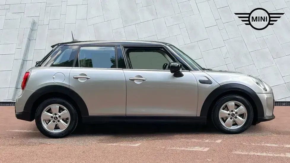 Used Mini Cooper Classic 134 HP (98 kW) 2023 Silver Hatchback
