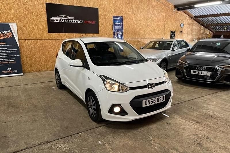 Used Hyundai i10 SE 2015 White Hatchback