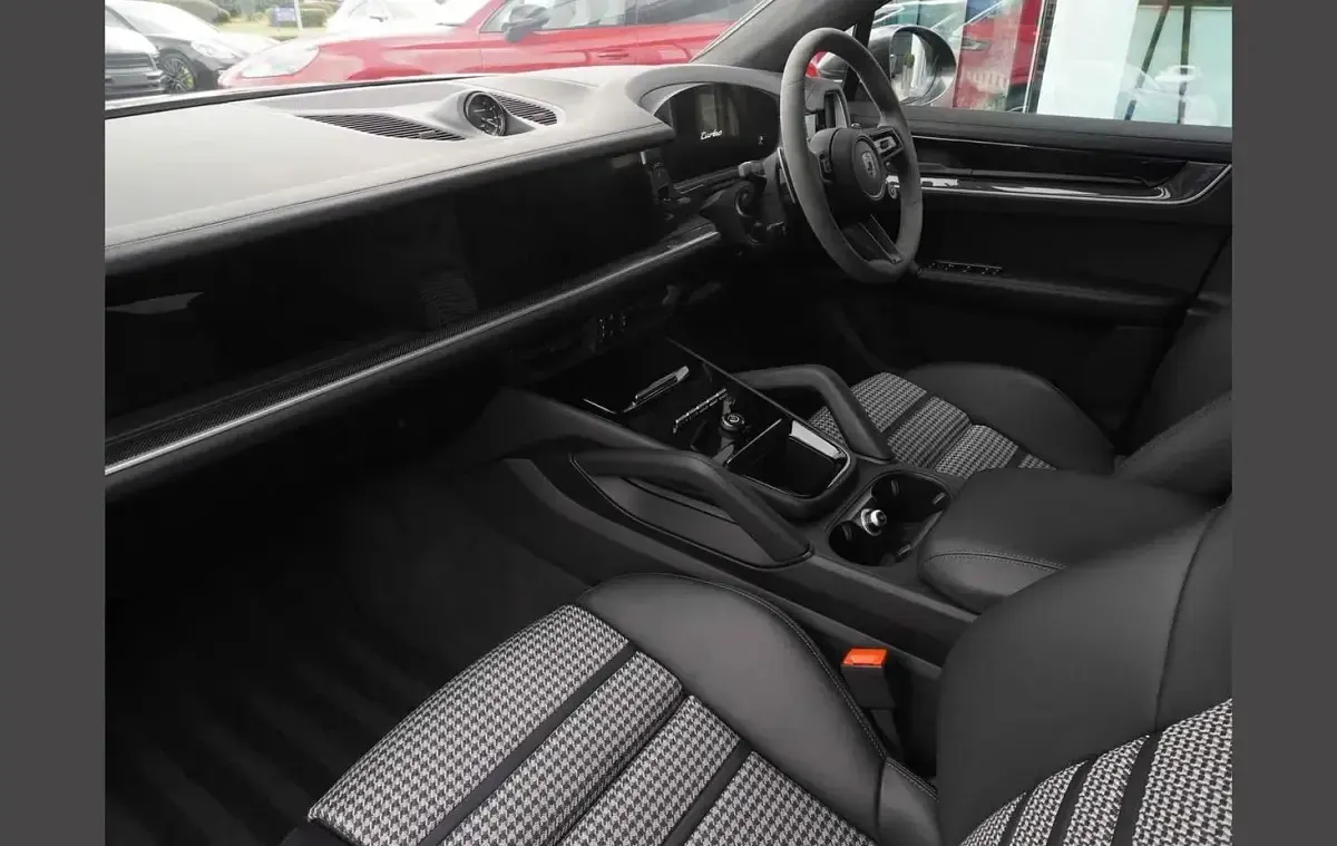 Used Porsche Cayenne Turbo S E-Hybrid 729 HP (536 kW) 2025 Grey SUV