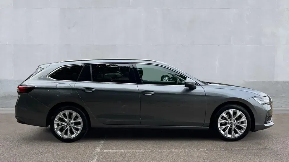Used Skoda Superb SE L 150 HP (110 kW) 2025 Graphite grey