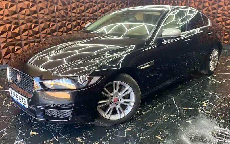 Used Jaguar XE Prestige 179 HP (131 kW) 2019 Sedan