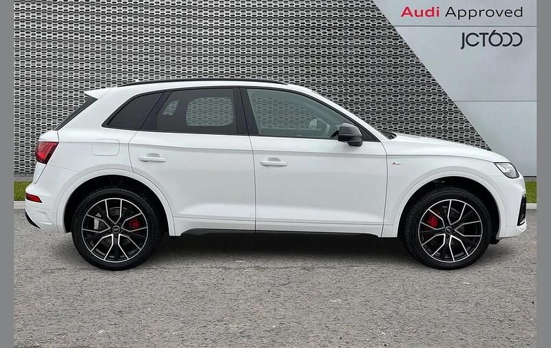 Used Audi Q5 Comfort 261 HP (191 kW) 2022 White SUV