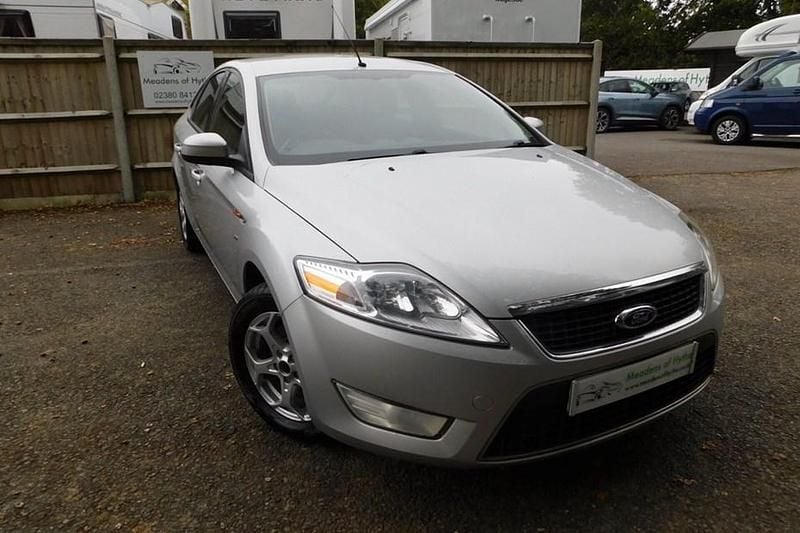 Silver Used 2010 Ford Mondeo Zetec Hatchback | £1,250 (A bit pricey) - Image 1/1