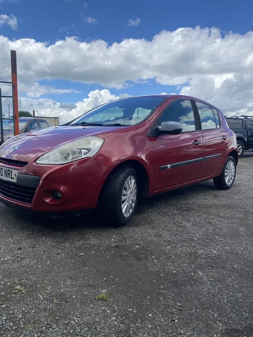 Used Renault Clio 2010 Red Hatchback