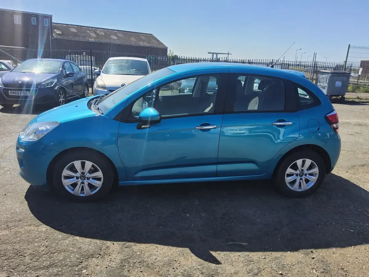 Used Citroën C3 PureTech 82 HP (60 kW) 2015 Blue Hatchback