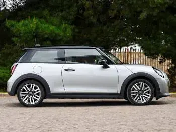 Used Mini Cooper Classic 114 kW (156 HP) 2025 Silver Hatchback