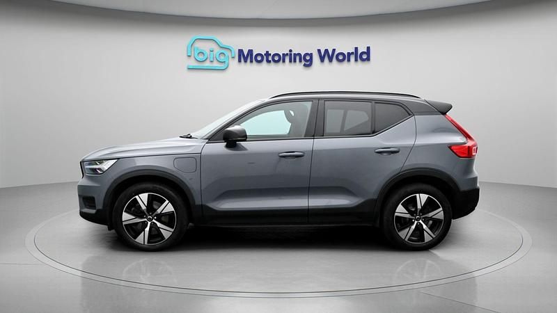 Used Volvo XC40 Plus 211 HP (155 kW) 2021 Grey SUV