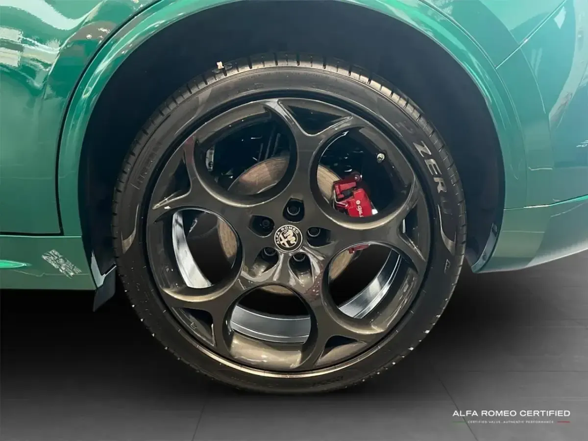 New Alfa Romeo Stelvio 276 HP (202 kW) 2025 Green SUV