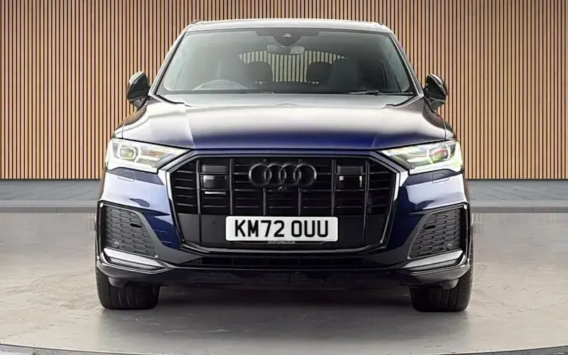 Used Audi Q7 Comfort 286 HP (210 kW) 2023 Blue SUV