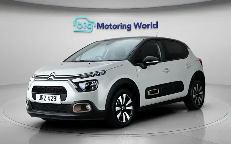 Used Citroën C3 PureTech 83 HP (61 kW) 2023 Beige Hatchback