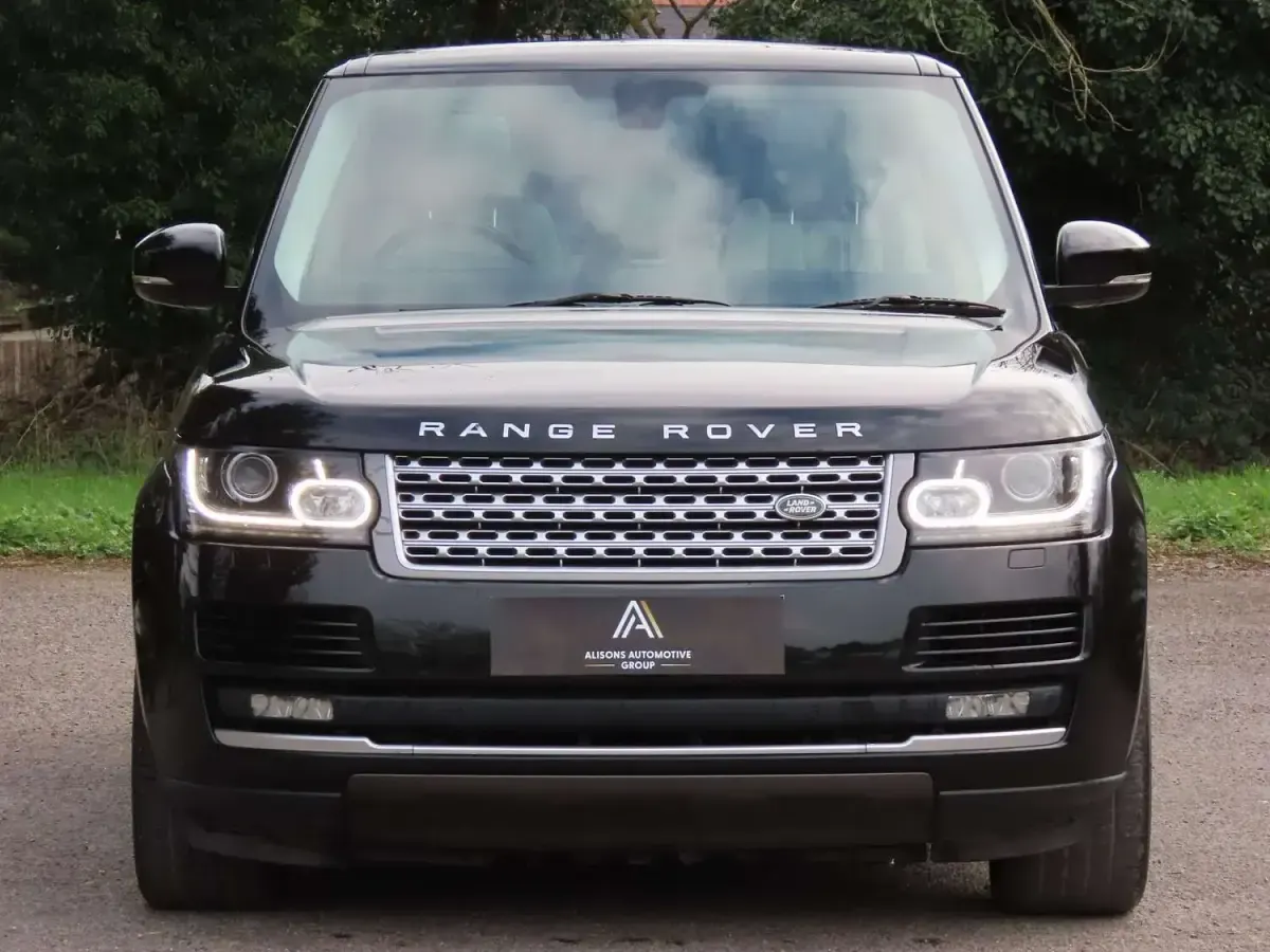 Used Land Rover Range Rover Vogue 306 HP (225 kW) 2015 Black SUV