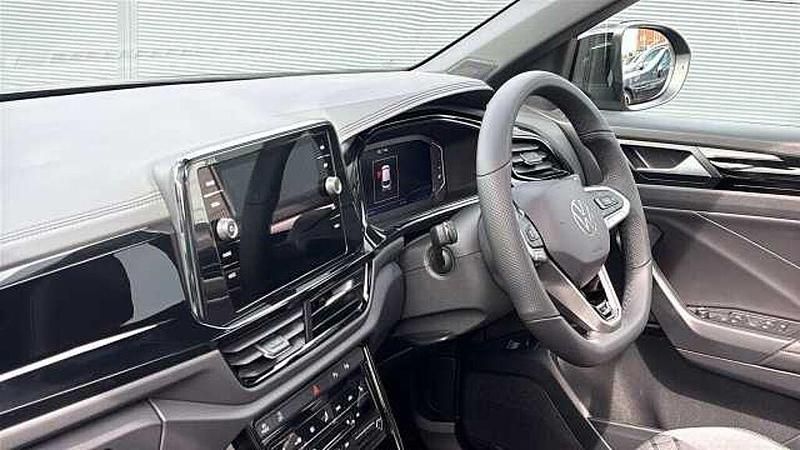 Usado VW T-Roc 150 HP (110 kW) 2025 SUV