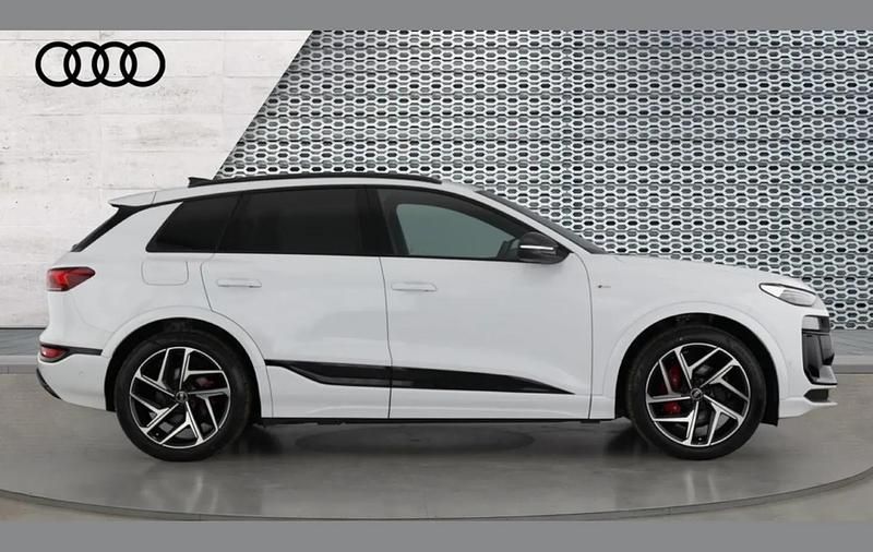 Ny Audi Q6 e-tron Performance 225 kW (306 HK) 2025 Vit SUV