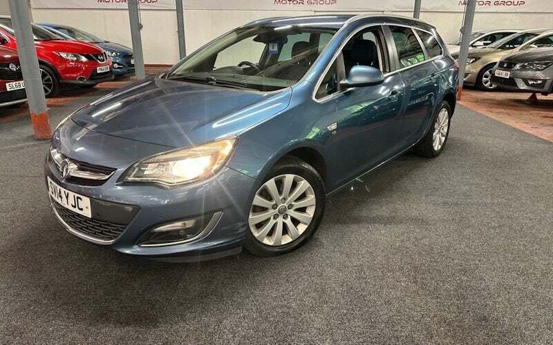 Blue Used 2014 Vauxhall Astra Elite Estate | £5,495 (Fair price) - Image 1/4
