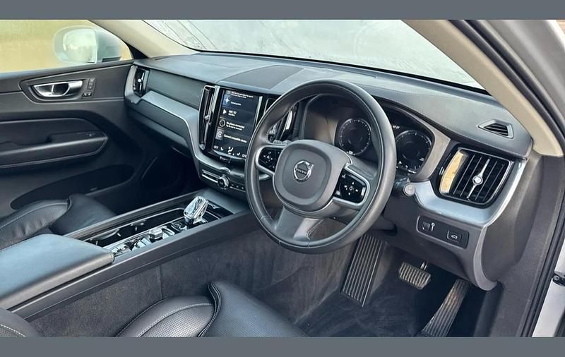 Used Volvo XC60 Inscription 197 HP (144 kW) 2019 Silver SUV