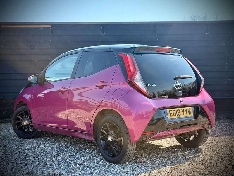 Used Toyota Aygo X-cite 72 HP (52 kW) 2018 Mauve/purple Hatchback