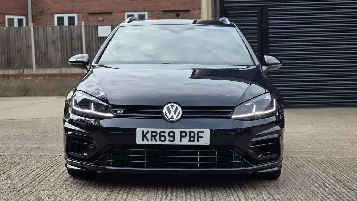 Used VW Golf VII R 300 HP (220 kW) 2019 Black Estate