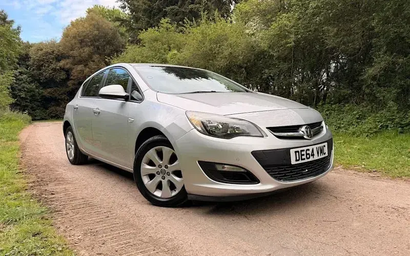 Second-hand Vauxhall Astra Design Edition 116 CP (85 kW) 2015 Hatchback