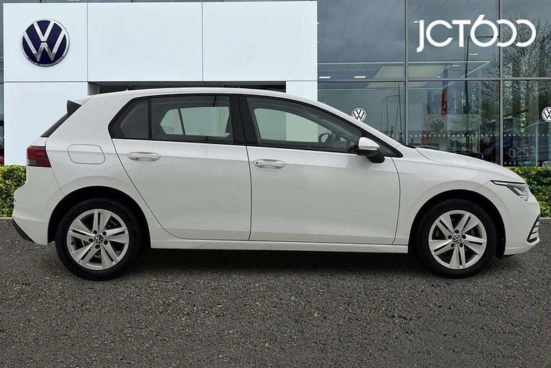 Used VW Golf VIII Life 130 HP (95 kW) 2023 White Hatchback