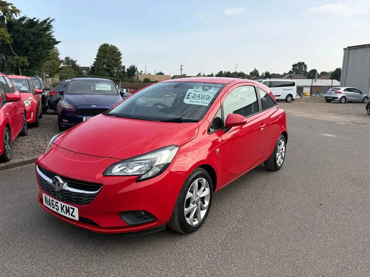 Used Vauxhall Corsa 70 HP (51 kW) 2015 Red Hatchback