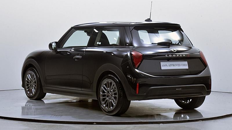 Used Mini Cooper S Hatch 201 HP (147 kW) 2024 Black Hatchback