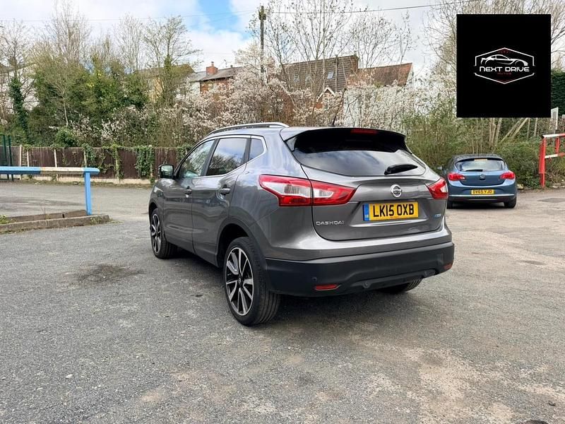Used Nissan Qashqai Tekna 110 HP (80 kW) 2015 Grey SUV