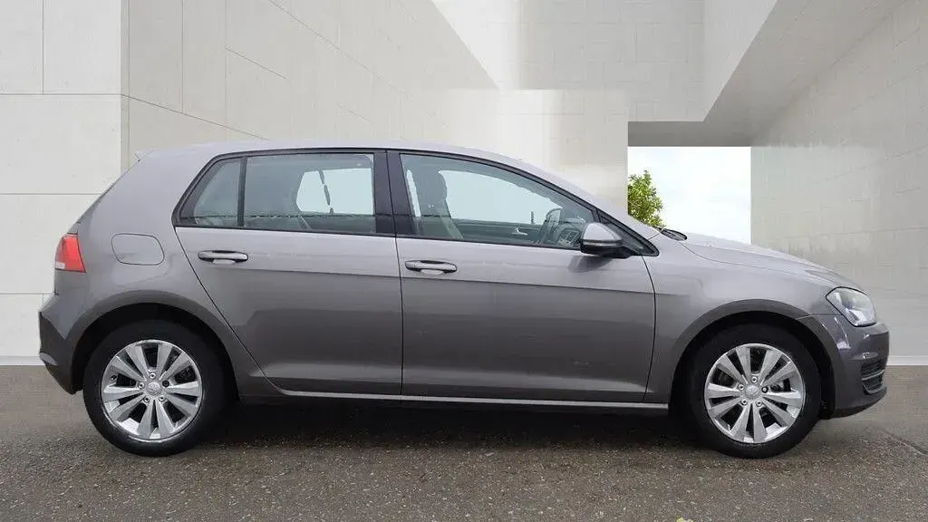 Used VW Golf VII SE 105 HP (77 kW) 2013 Grey Hatchback