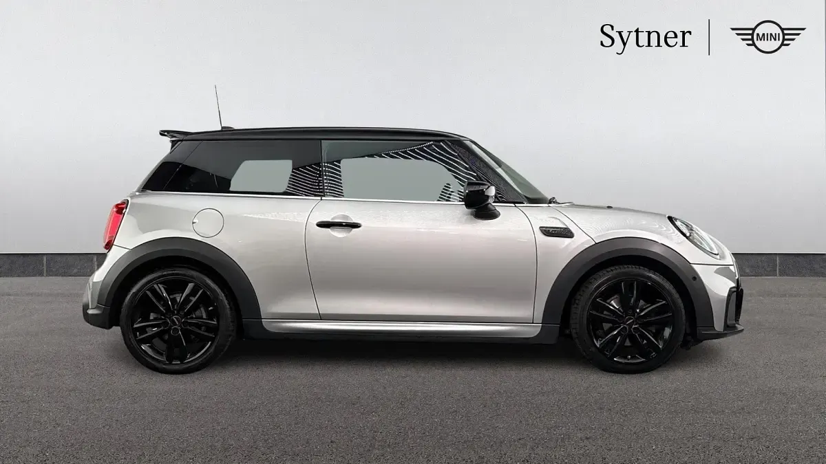 Used Mini Cooper Hatch 134 HP (98 kW) 2023 Silver Hatchback