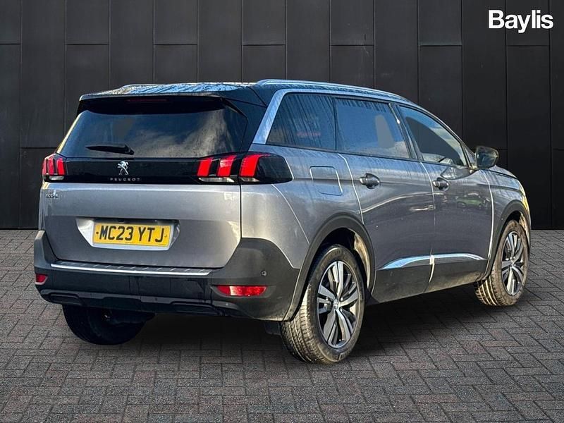 Second-hand Peugeot 5008 Allure+ 131 CP (96 kW) 2023 Gri Break