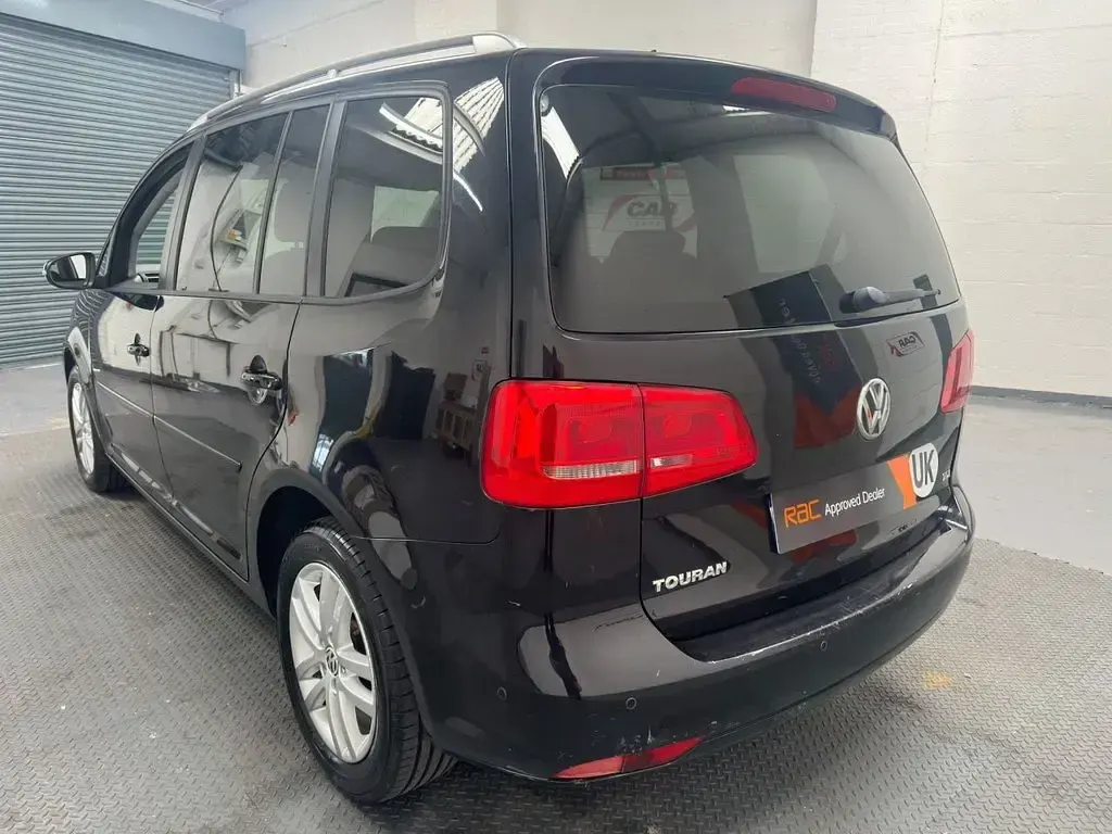 Used VW Touran SE 105 HP (77 kW) 2011 Black MPV