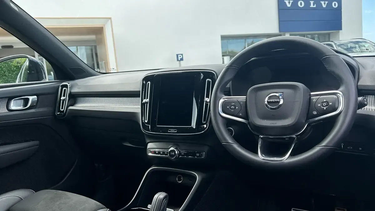 Used Volvo XC40 R-Design Pro 262 HP (192 kW) 2021 Silver SUV