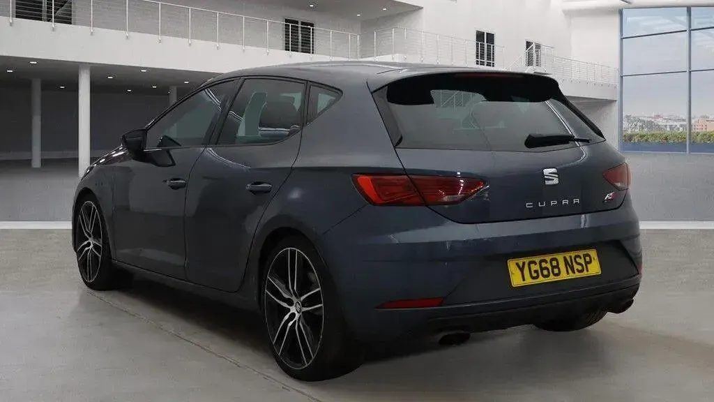 Used Seat Leon CUPRA 290 HP (213 kW) 2019 Grey Hatchback