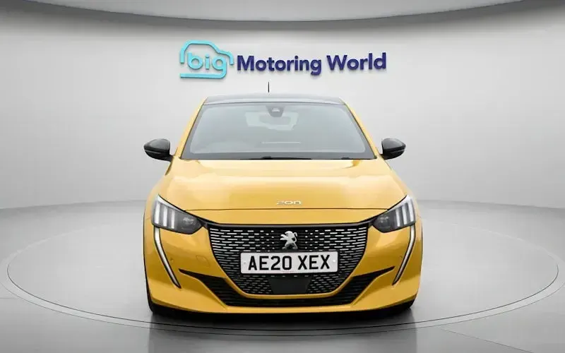 Used Peugeot 208 GT-line 131 HP (96 kW) 2020 Yellow Hatchback