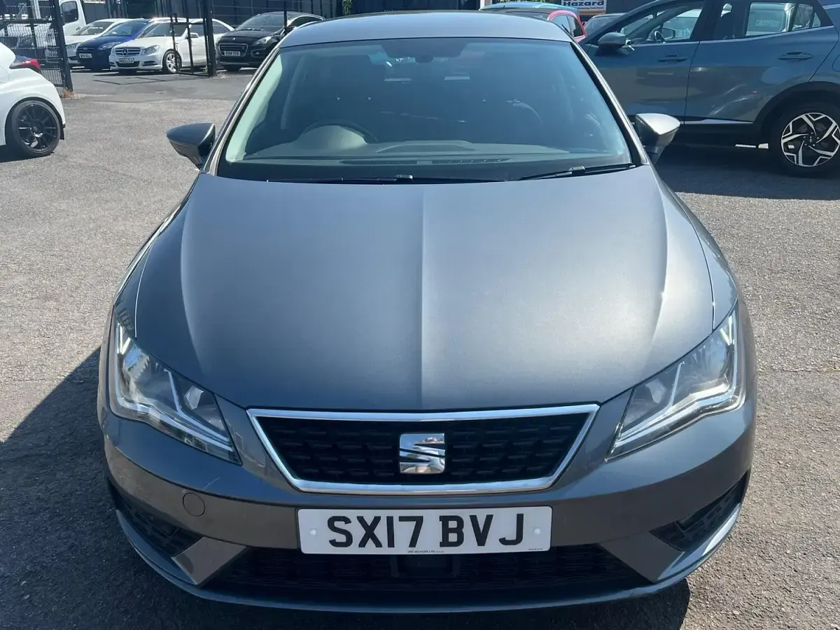 Used Seat Leon SE Dynamic 115 HP (84 kW) 2017 Grey Hatchback