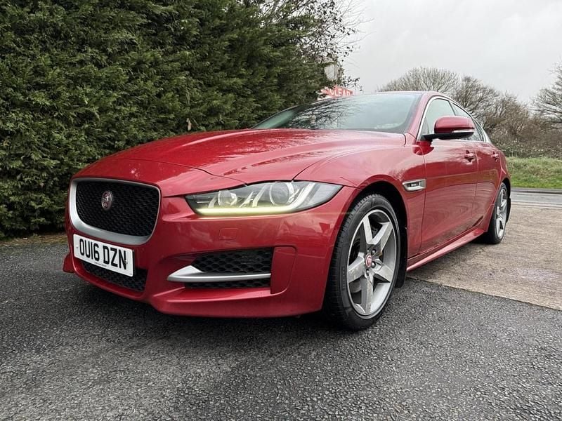 Used Jaguar XE R-Sport 240 HP (176 kW) 2016 Red Sedan
