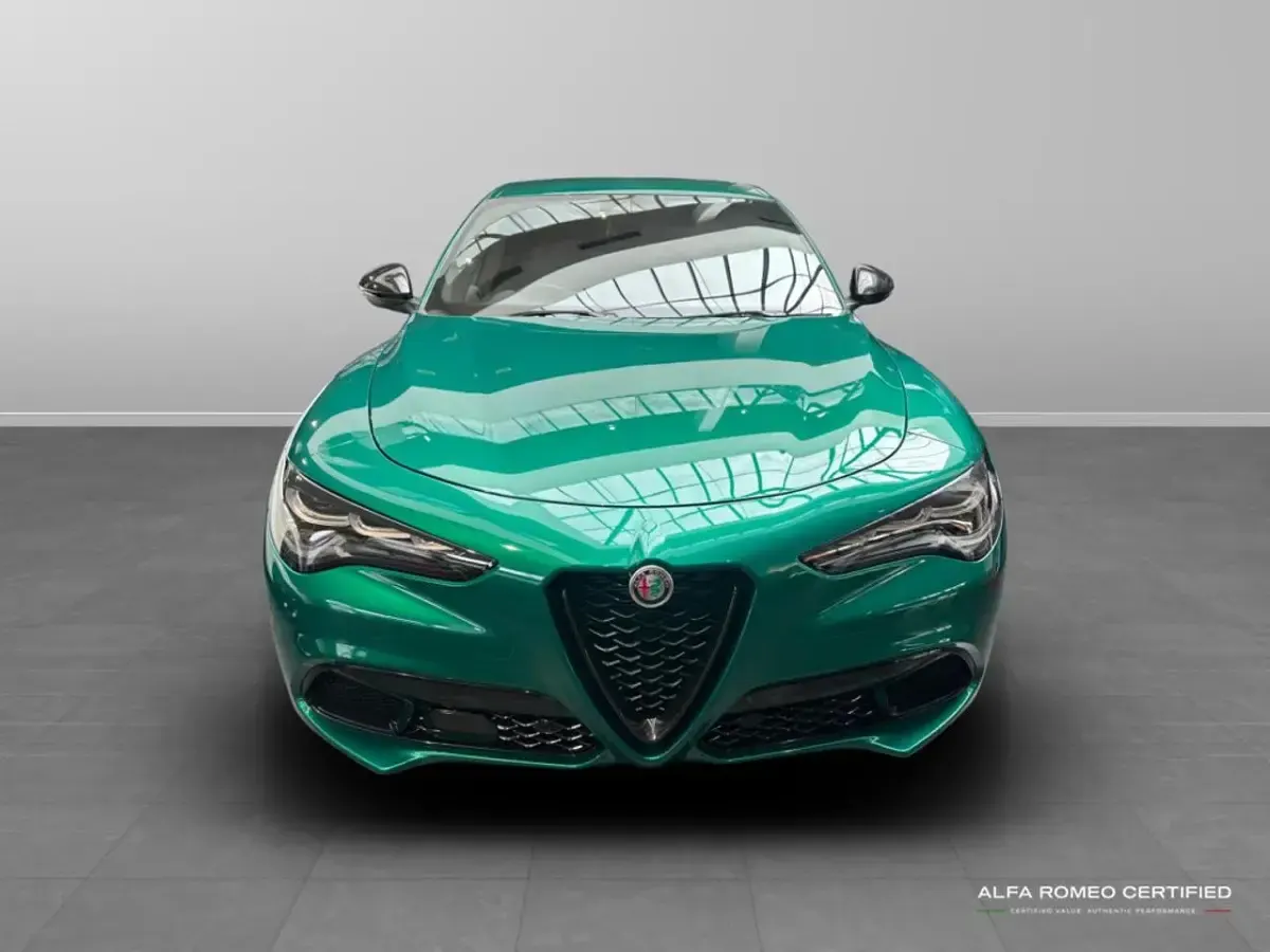 New Alfa Romeo Stelvio 276 HP (202 kW) 2026 Green SUV