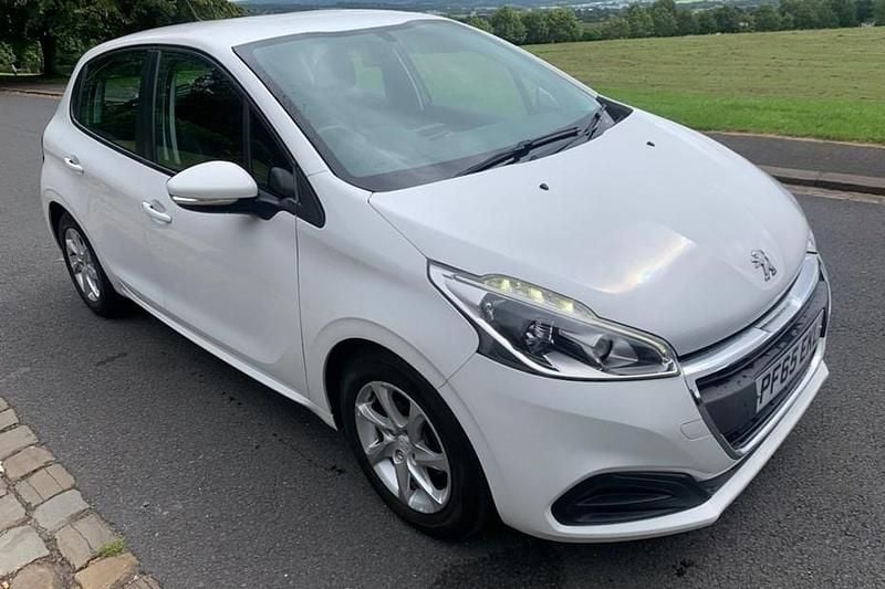 White Used 2016 Peugeot 208 Active Hatchback | £3,495 (Good price) - Image 1/1
