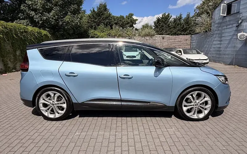 Used Renault Grand Scénic IV Iconic 120 HP (88 kW) 2020 MPV