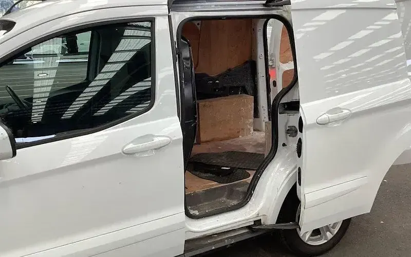 Used Ford Transit Courier Limited 101 HP (74 kW) 2021 White Van