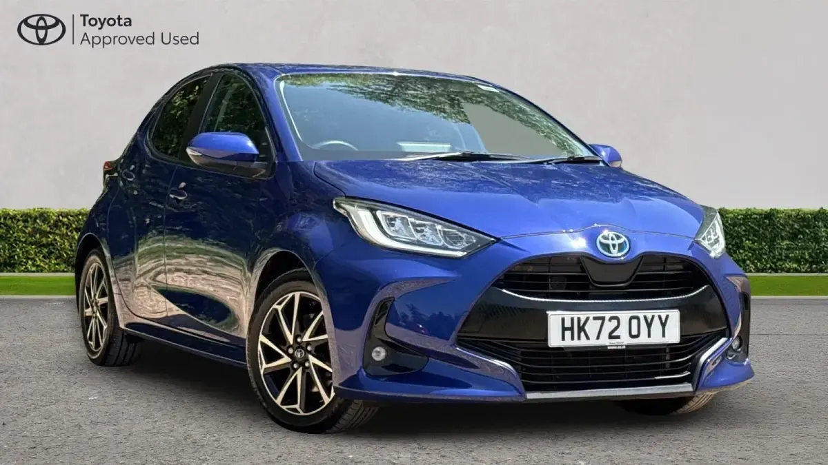 Used Toyota Yaris Design 116 HP (85 kW) 2023 Galactic blue Hatchback