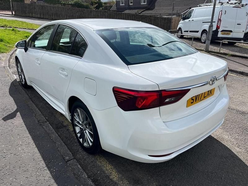 Used Toyota Avensis Business Edition 147 HP (108 kW) 2017 White Sedan