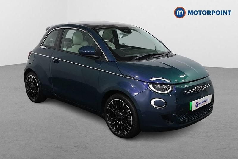 Green Used 2022 Fiat 500e La Prima Hatchback | £16,249 (Fair price) - Image 1/4