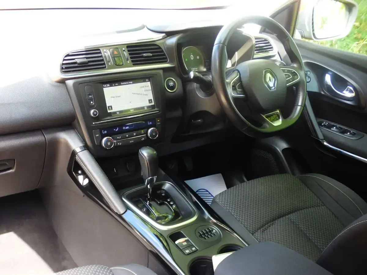 Used Renault Kadjar Dynamique 110 HP (80 kW) 2016 Red SUV