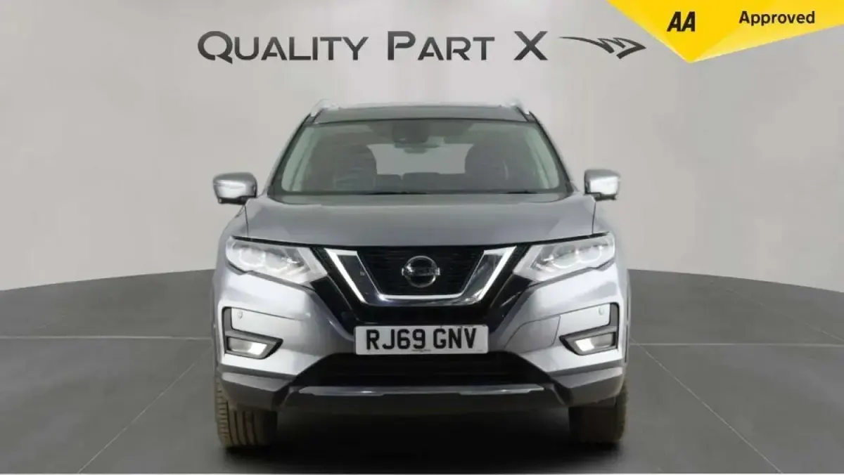 Usado Nissan X-Trail Tekna 150 CV (110 kW) 2019 Gris SUV