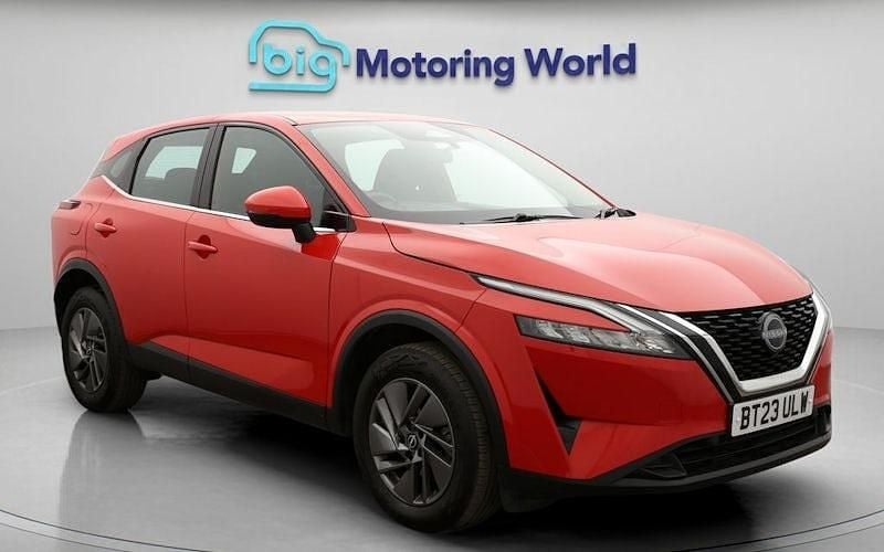 Used Nissan Qashqai Acenta Premium 140 HP (102 kW) 2023 Red SUV