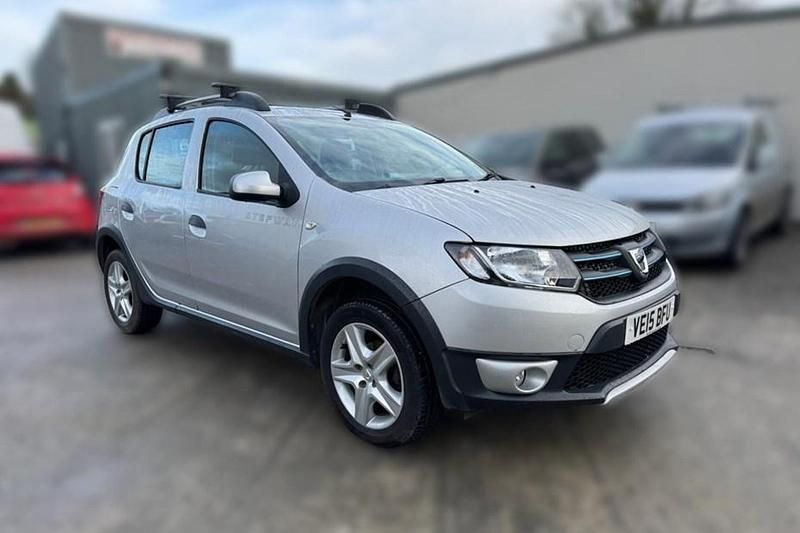 Silver Used 2015 Dacia Sandero Lauréate Hatchback | £5,995 (Fair price) - Image 1/1