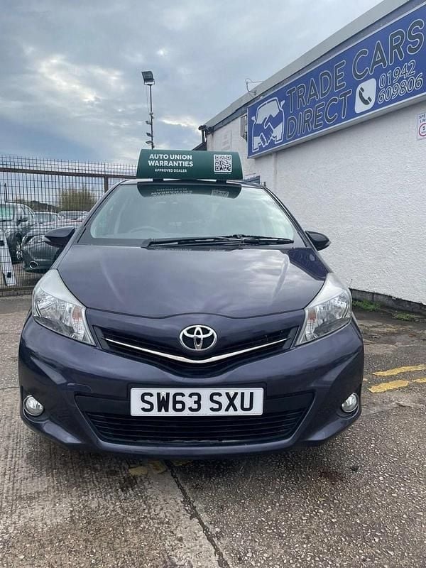Blue Used 2013 Toyota Yaris Multidrive S Hatchback | £6,699 (Fair price) - Image 1/4