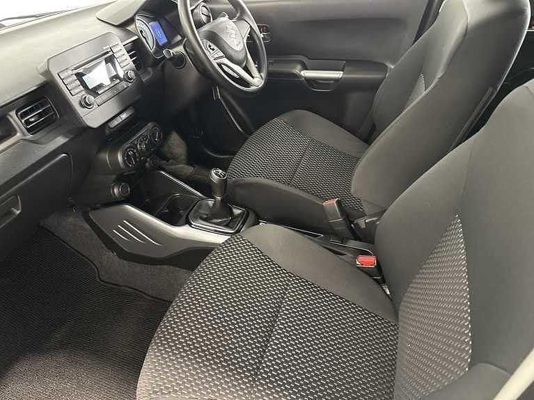 Used Suzuki Ignis SZ3 83 HP (61 kW) 2021 Neon blue metallic SUV